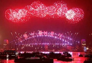 Города по всему миру встретили Новый год красочными фейерверками